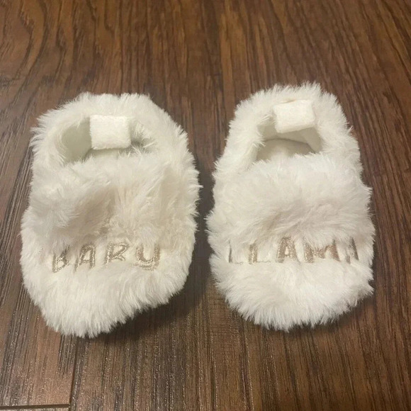 LC Lauren Conrad Other - Lauren Conrad Faux Fur Baby Llama Slippers, Unisex 0-3 Months